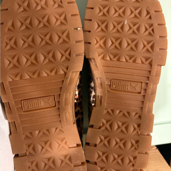 PUMA Women's Wild Print Sneakers - Picture 6 of 8